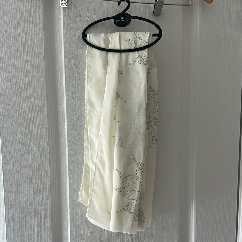 Elegant White Scarf with Subtle Patterns